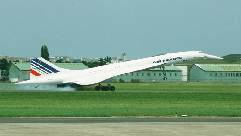 Flying in the Concorde, the fastest of passenger jets